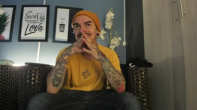 Snapshot of kaletattoo chatting on December 2, 2025, 7:15 pm kaletattoo online show from December 2, 2025, 7:15 pm