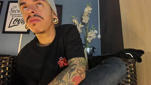 Snapshot of kaletattoo chatting on December 3, 2025, 11:09 am kaletattoo online show from December 3, 2025, 11:09 am