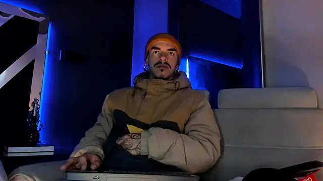 Snapshot of kaletattoo chatting on November 28, 2025, 11:10 am kaletattoo online show from November 28, 2025, 11:10 am