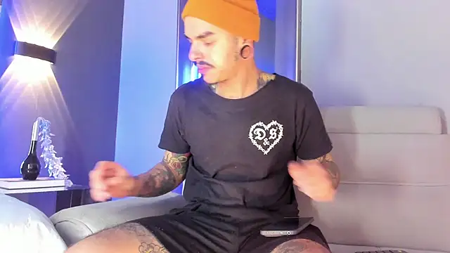 Snapshot of kaletattoo chatting on December 14, 2025, 11:49 am kaletattoo online show from December 14, 2025, 11:49 am