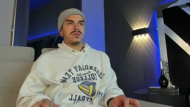 Snapshot of kaletattoo chatting on November 17, 2025, 11:47 am kaletattoo online show from November 17, 2025, 11:47 am