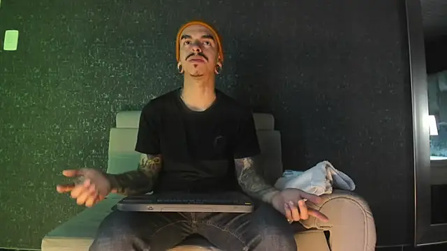 Snapshot of kaletattoo chatting on October 26, 2025, 11:54 am kaletattoo online show from October 26, 2025, 11:54 am