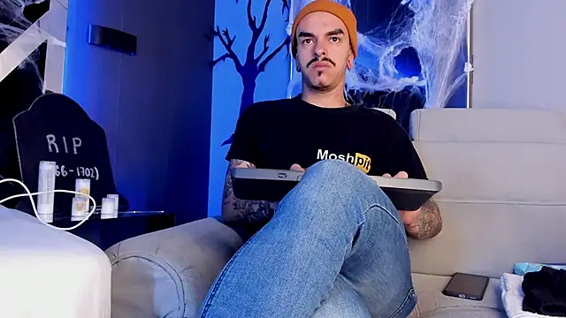 Snapshot of kaletattoo chatting on October 28, 2025, 11:09 am kaletattoo online show from October 28, 2025, 11:09 am