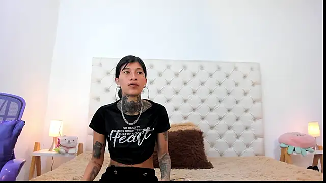 Snapshot of esmeralda06 chatting on April 9, 2026, 1:50 pm esmeralda06 online show from April 9, 2026, 1:50 pm