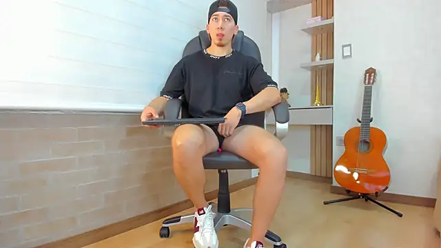 Tombarden online show from December 17, 2025, 7:08 pm