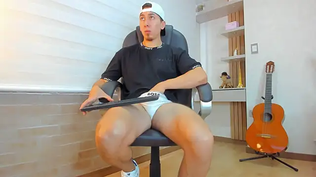 Snapshot of Tombarden chatting on September 22, 2025, 7:09 pm Tombarden online show from September 22, 2025, 7:09 pm