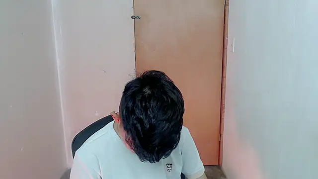 Snapshot of Alexxx_lov chatting on September 10, 2025, 12:59 pm Alexxx lov online show from September 10, 2025, 12:59 pm