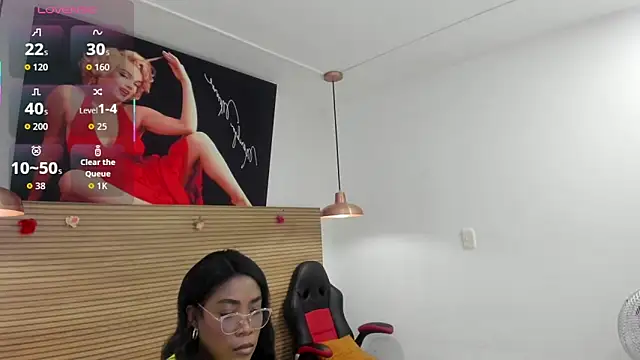 Snapshot of Dakkota_Fox chatting on October 26, 2025, 10:10 pm Dakkota Fox online show from October 26, 2025, 10:10 pm