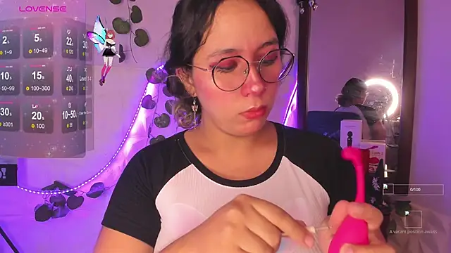 Ludovica6669 online show from November 14, 2025, 9:40 pm