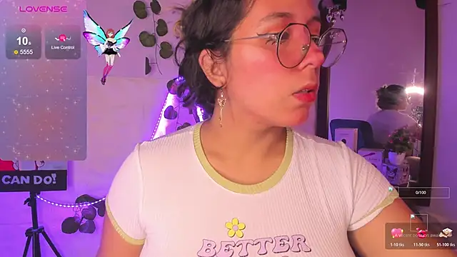 Ludovica6669 online show from November 18, 2025, 9:07 pm