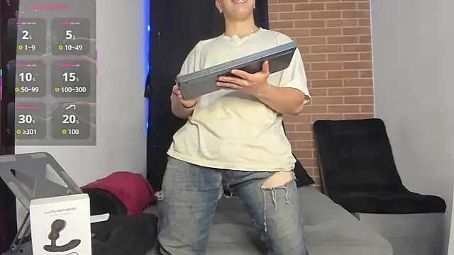 DavidX X21 Strip online show from April 14, 2026, 7:02 am