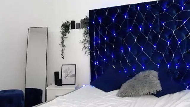 Snapshot of JacquelineElle chatting on March 7, 2025, 6:11 pm JacquelineElle online show from March 7, 2025, 6:11 pm