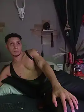 AngeloColleen online show from December 5, 2025, 5:33 pm