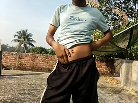 Snapshot of HomeCum chatting on December 1, 2025, 2:56 am HomeCum online show from December 1, 2025, 2:56 am