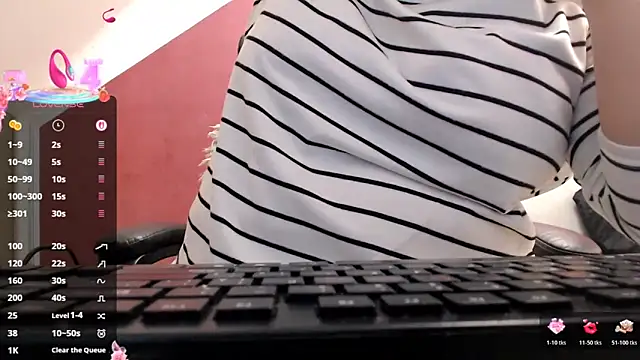 Wetandnaughtyxx online show from December 3, 2025, 8:14 am