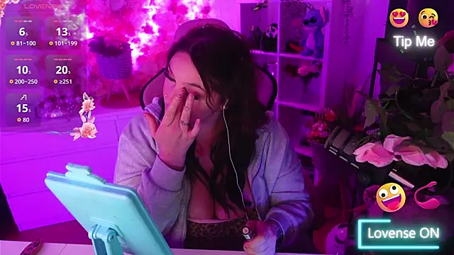 Snapshot of Jinyxx3 chatting on December 4, 2025, 4:33 am Jinyxx3 online show from December 4, 2025, 4:33 am