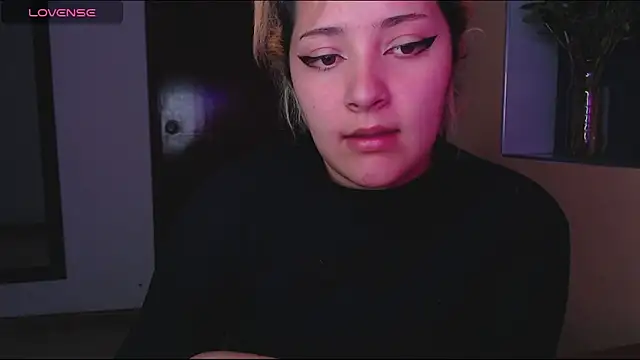 Snapshot of Hinako0Satorii_ chatting on March 13, 2025, 2:38 am Hinako0Satorii online show from March 13, 2025, 2:38 am