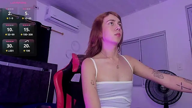 Snapshot of Nicol_TransGirl chatting on October 22, 2025, 3:17 am Nicol TransGirl online show from October 22, 2025, 3:17 am