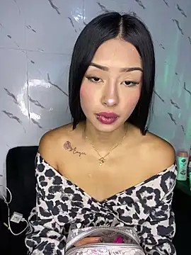 Snapshot of Miss_karol chatting on March 20, 2025, 5:25 pm Miss karol online show from March 20, 2025, 5:25 pm