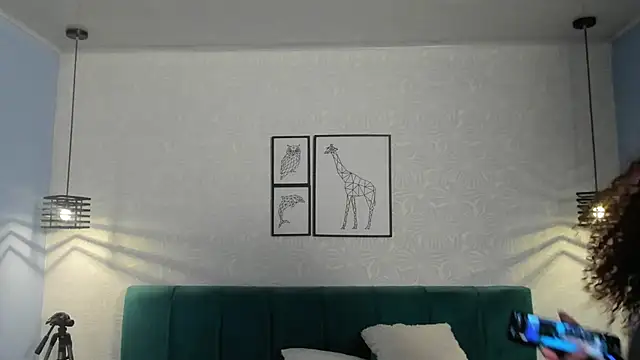 ninna curly online show from April 2, 2026, 3:46 am