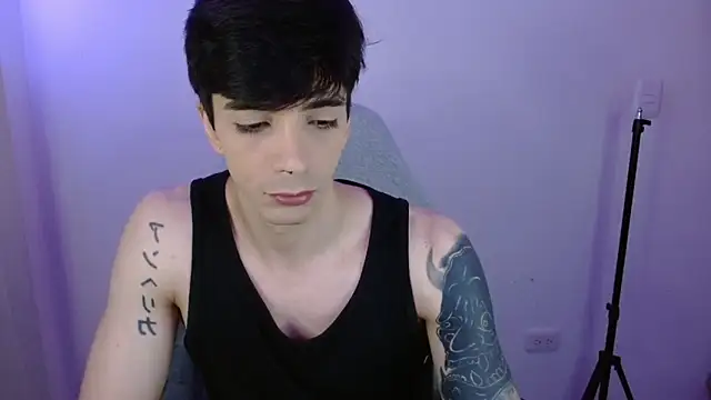 H3ll B0I online show from March 25, 2026, 11:47 pm