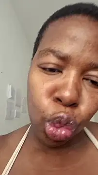 Snapshot of Africanbustylady chatting on October 6, 2025, 7:31 am Africanbustylady online show from October 6, 2025, 7:31 am