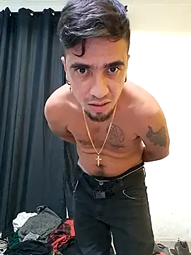 thallespessoa online show from September 10, 2025, 12:20 am