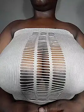 Snapshot of owamiee chatting on February 12, 2025, 10:03 am owamiee online show from February 12, 2025, 10:03 am