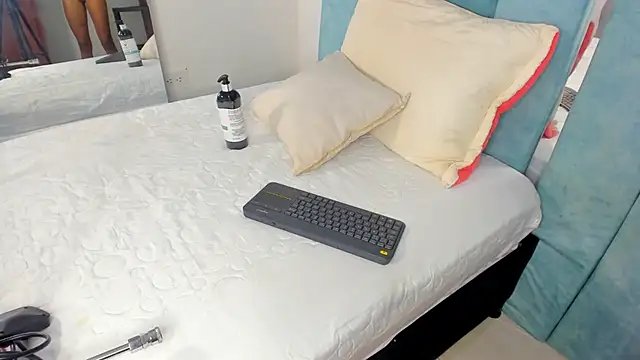 Snapshot of AlexxaSmall chatting on March 10, 2025, 11:45 am AlexxaSmall online show from March 10, 2025, 11:45 am