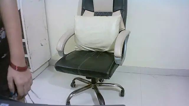 Snapshot of kajal__bhabhi_ chatting on May 27, 2026, 2:57 pm kajal bhabhi online show from May 27, 2026, 2:57 pm
