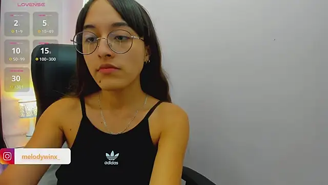 Snapshot of MelodyWinx chatting on November 3, 2025, 11:19 pm MelodyWinx online show from November 3, 2025, 11:19 pm