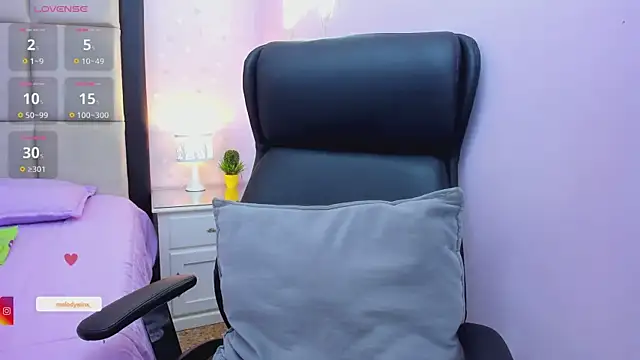 Snapshot of MelodyWinx chatting on October 31, 2025, 8:16 pm MelodyWinx online show from October 31, 2025, 8:16 pm