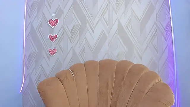 Snapshot of Emmagomez__ chatting on February 11, 2025, 9:35 pm Emmagomez online show from February 11, 2025, 9:35 pm