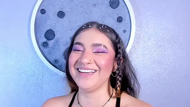 Shanntal  online show from November 13, 2025, 7:40 pm