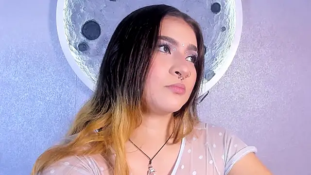 Shanntal  online show from November 14, 2025, 7:28 pm