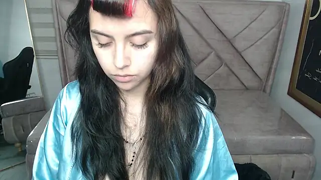 Snapshot of Hela_v chatting on May 8, 2026, 5:39 pm Hela v online show from May 8, 2026, 5:39 pm