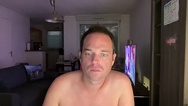 Funnyjul31 online show from September 17, 2025, 5:59 pm