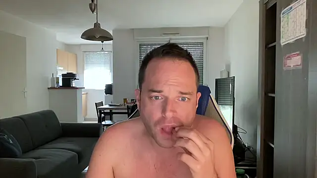 Funnyjul31 online show from March 12, 2025, 4:24 pm