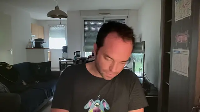 Funnyjul31 online show from November 23, 2025, 1:43 pm