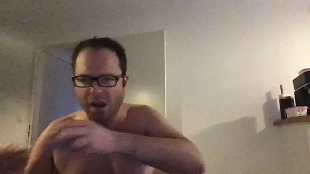 Snapshot of Funnyjul31 chatting on February 10, 2026, 4:28 pm Funnyjul31 online show from February 10, 2026, 4:28 pm