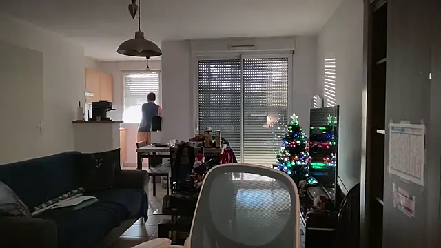 Funnyjul31 online show from December 21, 2025, 3:25 pm