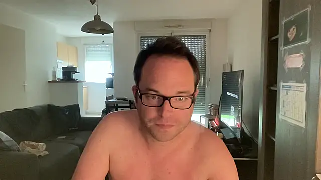 Snapshot of Funnyjul31 chatting on April 2, 2026, 4:46 pm Funnyjul31 online show from April 2, 2026, 4:46 pm