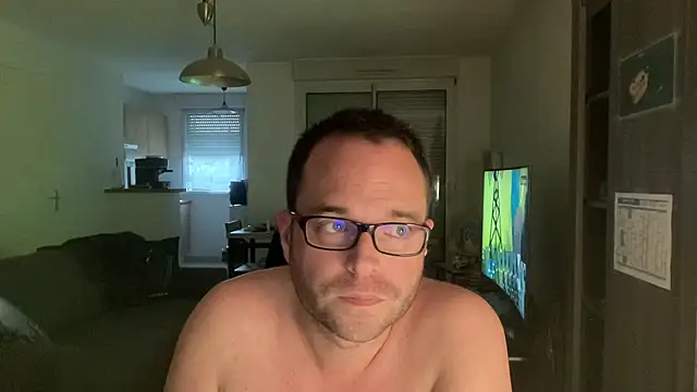 Snapshot of Funnyjul31 chatting on February 25, 2026, 5:35 pm Funnyjul31 online show from February 25, 2026, 5:35 pm