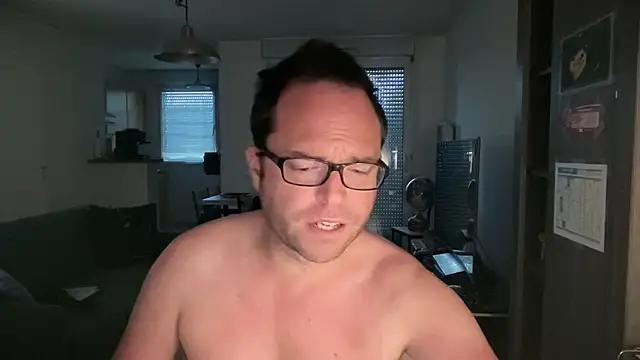 Snapshot of Funnyjul31 chatting on March 29, 2026, 1:46 pm Funnyjul31 online show from March 29, 2026, 1:46 pm