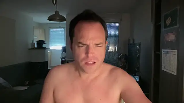 Snapshot of Funnyjul31 chatting on March 31, 2026, 11:23 am Funnyjul31 online show from March 31, 2026, 11:23 am