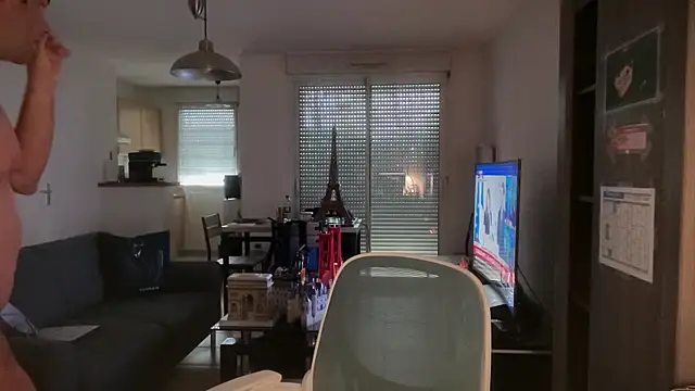 Snapshot of Funnyjul31 chatting on April 1, 2026, 10:49 am Funnyjul31 online show from April 1, 2026, 10:49 am