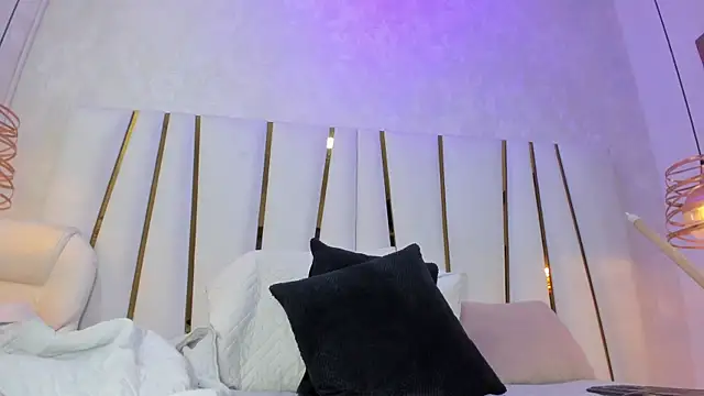 Snapshot of violet_gray_ chatting on March 31, 2026, 1:57 pm violet gray online show from March 31, 2026, 1:57 pm