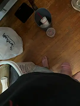 Johndxgnjxz online show from April 24, 2026, 9:39 pm