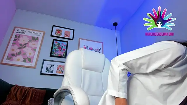 nina  dixon online show from February 28, 2025, 11:23 pm