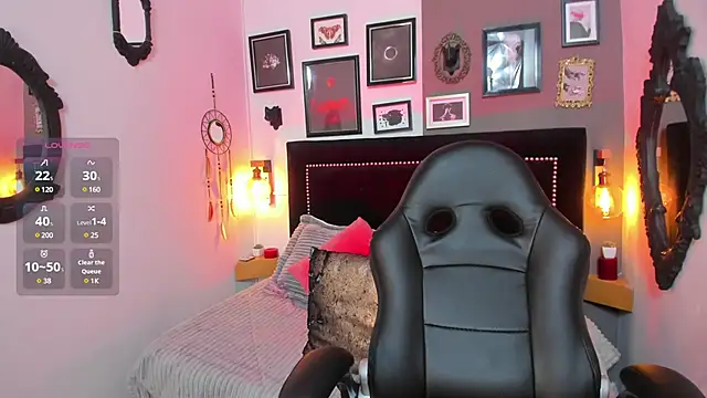 nina  dixon online show from February 1, 2025, 11:48 pm